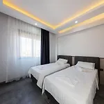 Dorado No 12 Iki Tek Yatakli Havuz Manzarali Aksu (Antalya)