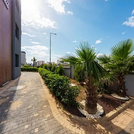 Dorado No 12 Iki Tek Yatakli Havuz Manzarali Appartement