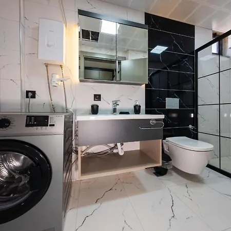 Dorado No 12 Iki Tek Yatakli Havuz Manzarali Apartman *